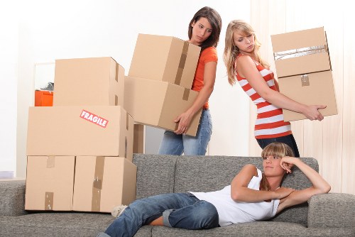 Organised storage space in Kingston for short-term and long-term use